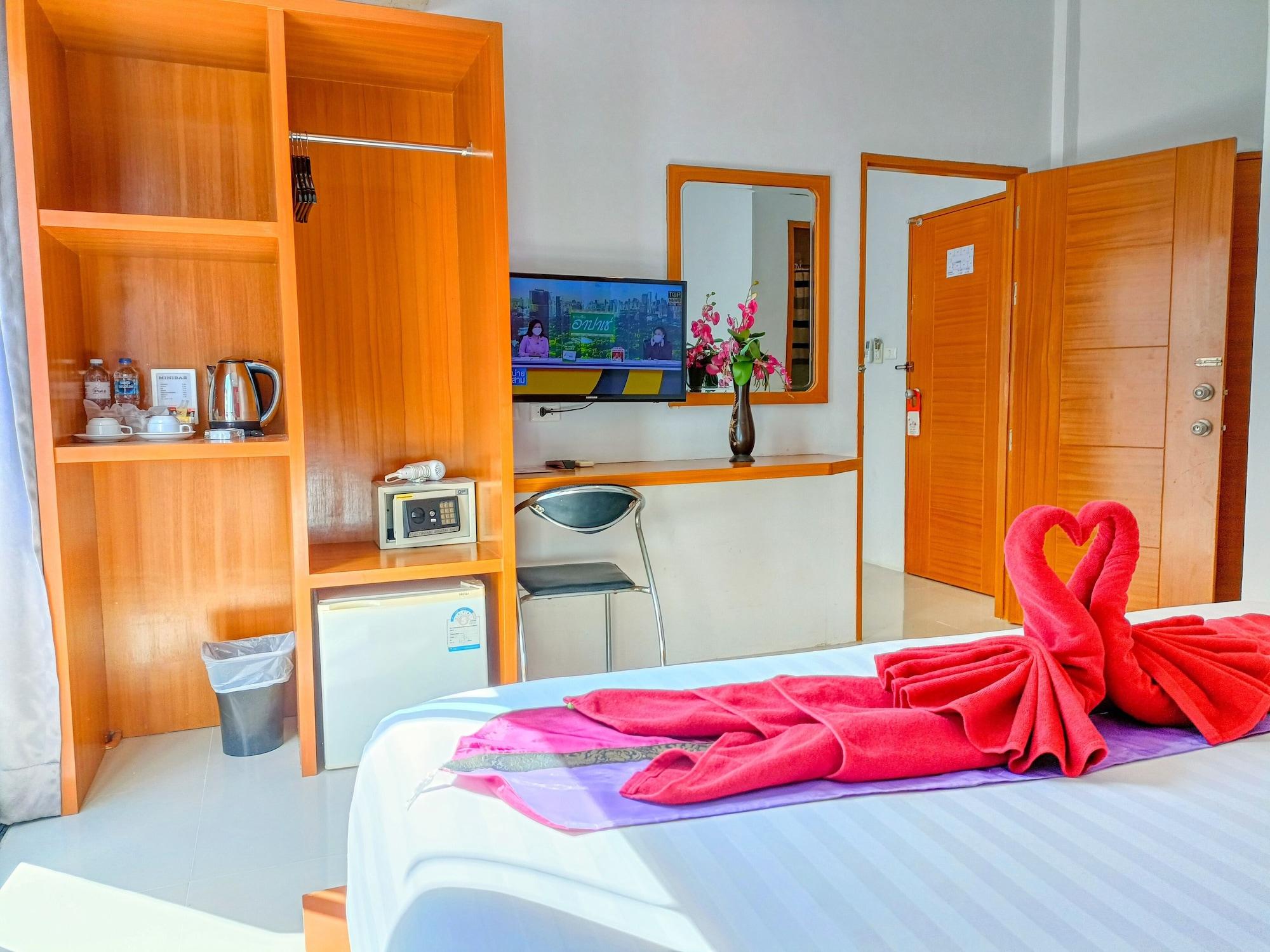 Pj Patong Resortel Екстер'єр фото