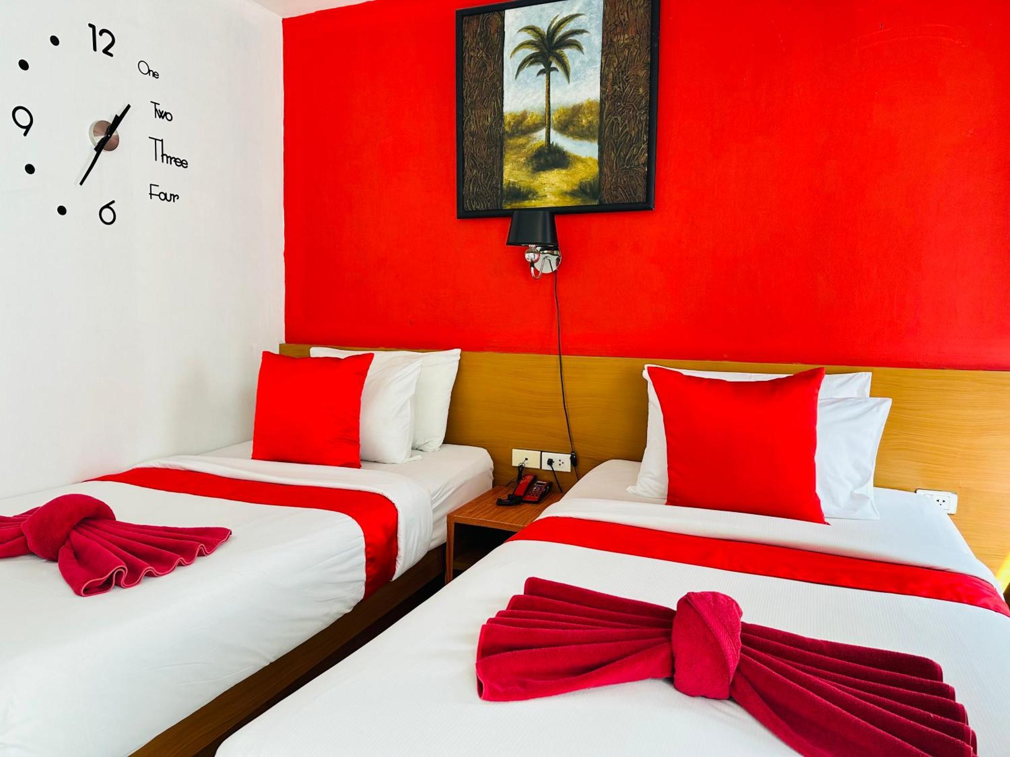 Pj Patong Resortel Екстер'єр фото