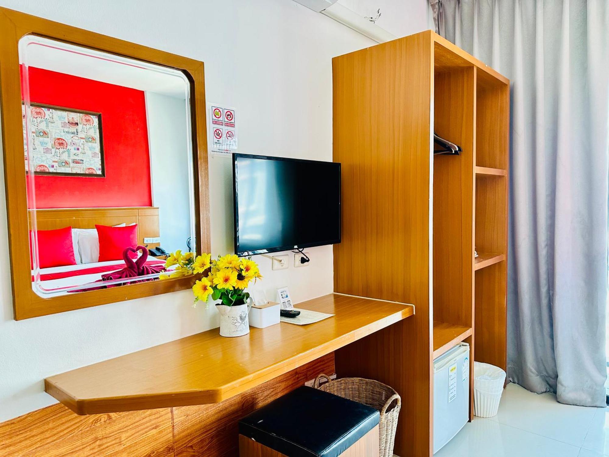 Pj Patong Resortel Екстер'єр фото