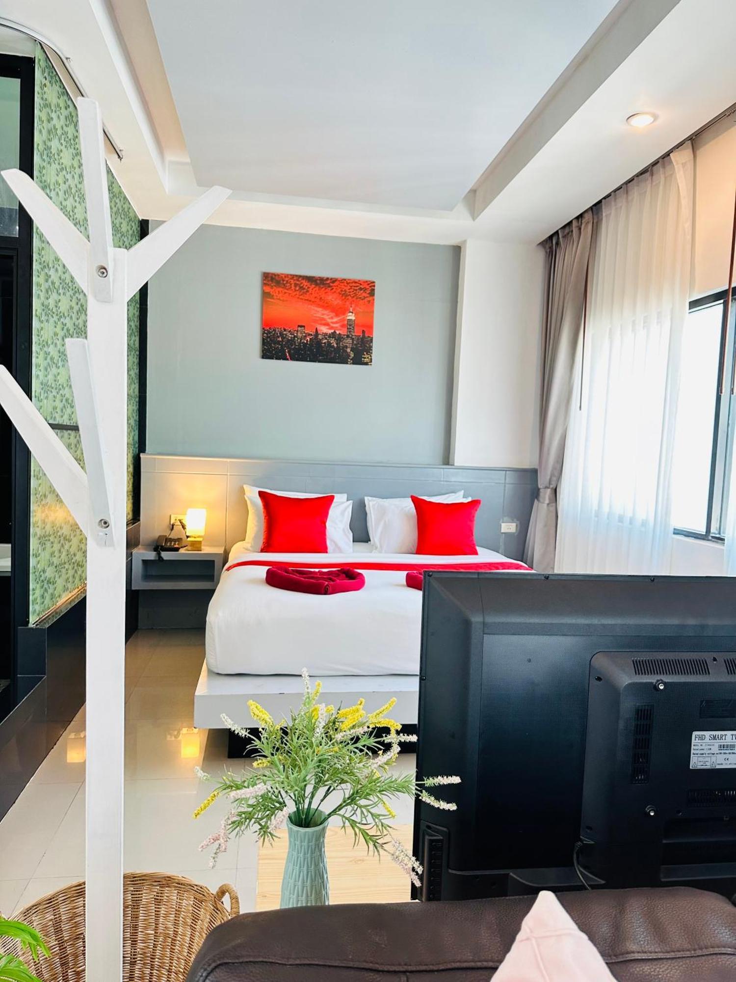 Pj Patong Resortel Екстер'єр фото