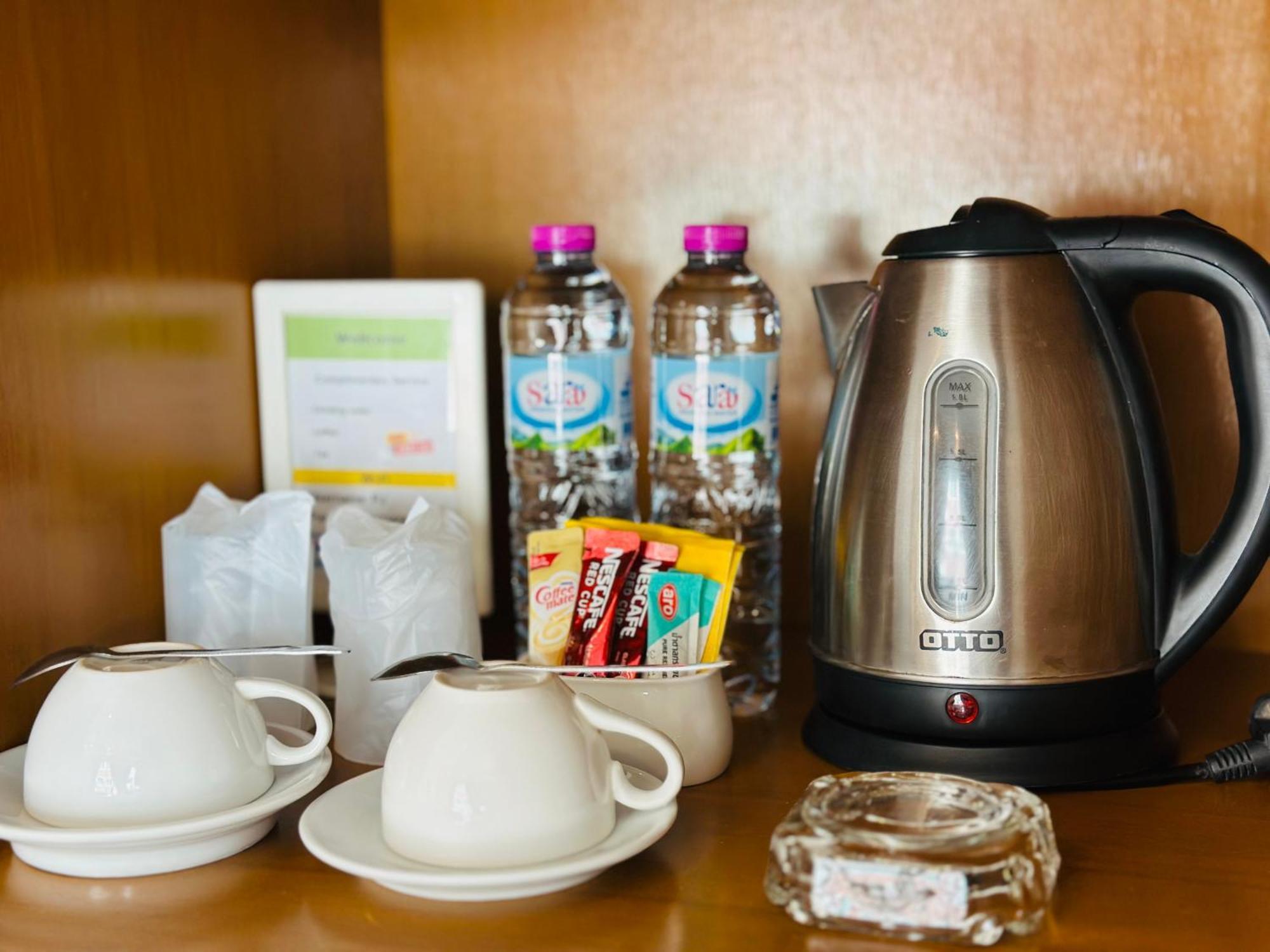 Pj Patong Resortel Екстер'єр фото