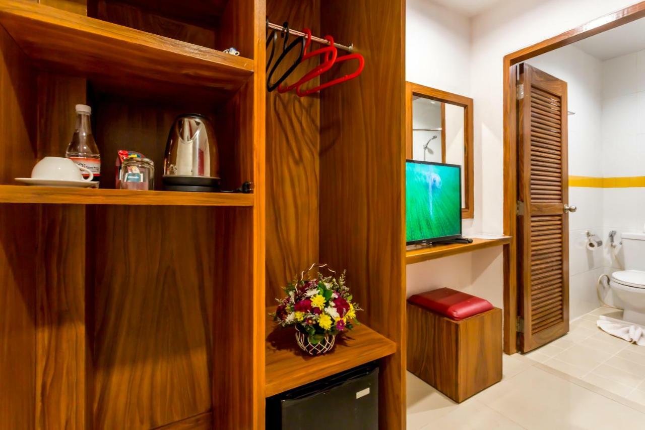 Pj Patong Resortel Екстер'єр фото